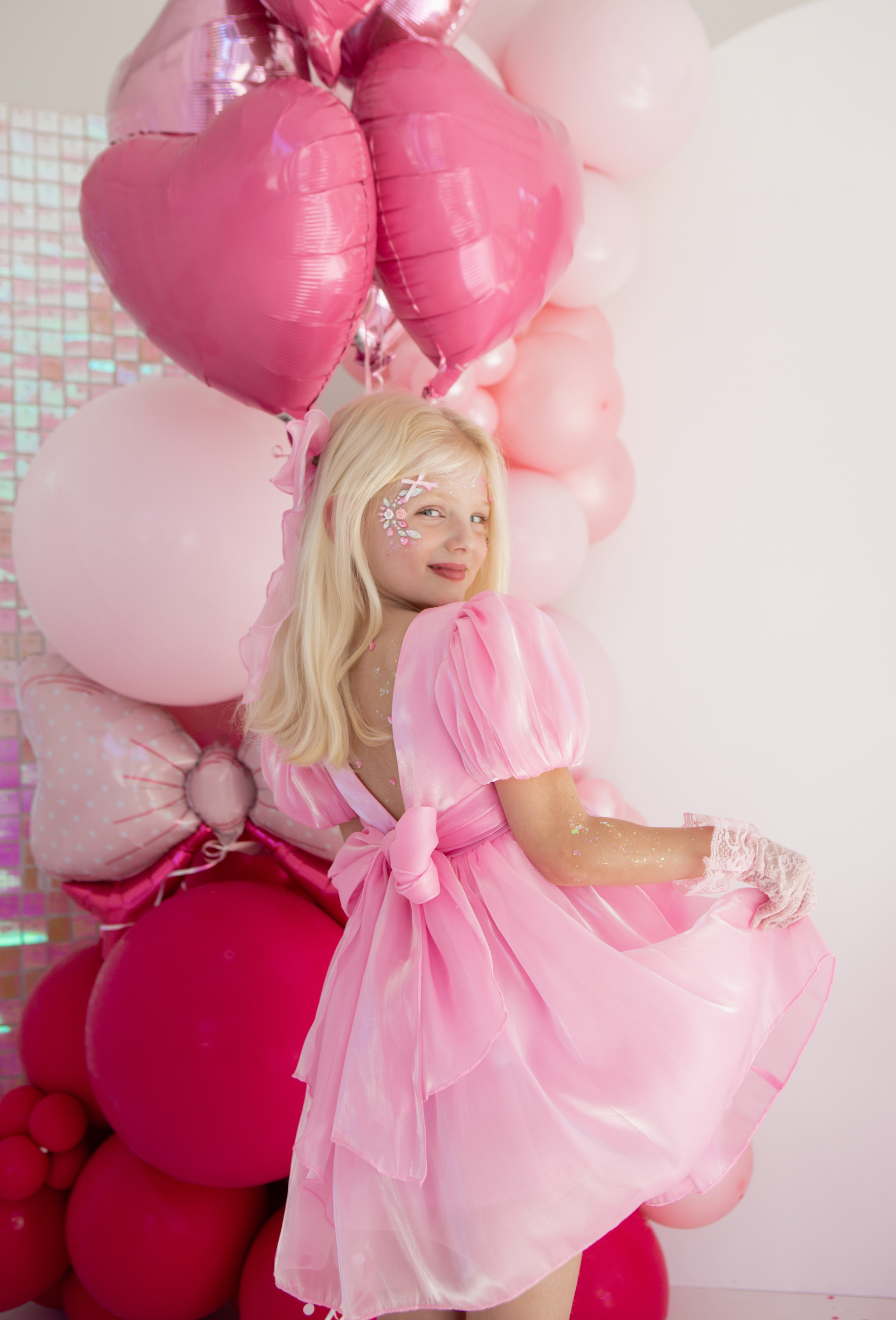 dolly pink dress Dolly Parton on stage holding guitar mid 1970's in pink dress 8x10 inch photo