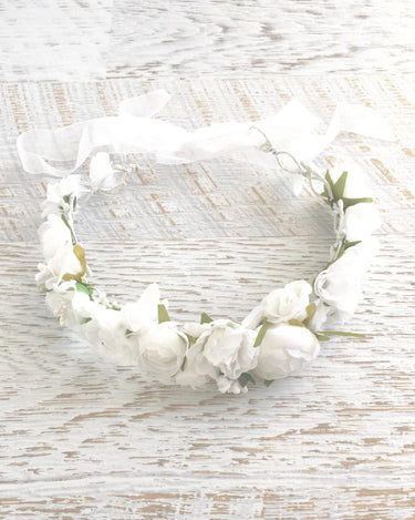 Flatlay of the Snow White Flower Crown